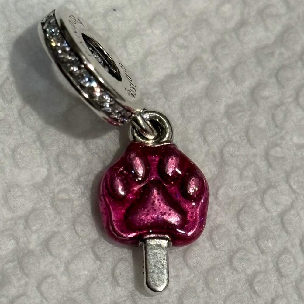 Disneyland Parks Zootophia popsicle charm 🍧